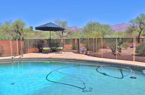 Tanque Verde House | Tomahawk Ranch with Western charm and beautiful mountain views