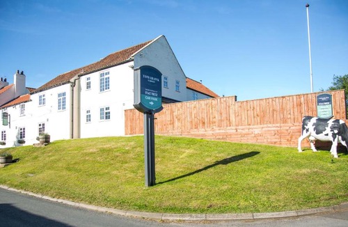 Potto Bed & Breakfast | Tomahawk Steakhouse Potto