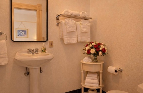 Tomales Hotel | Tomales Hotel