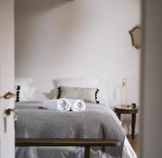 Chateau Bed & Breakfast | Tomette Singulière