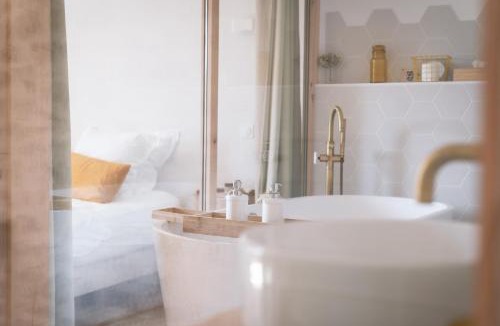 Chateau Bed & Breakfast | Tomette Singulière