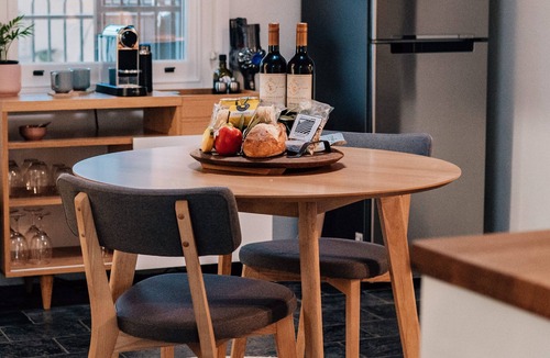 Light Pass Cottage | Tomfoolery Winegrower's Cottage