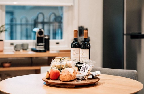 Light Pass Cottage | Tomfoolery Winegrower's Cottage