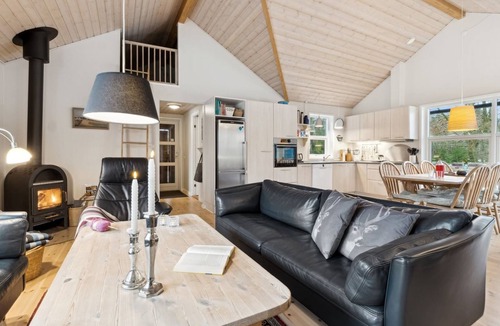 Skygge House | "Tomine" - from the sea by Interhome