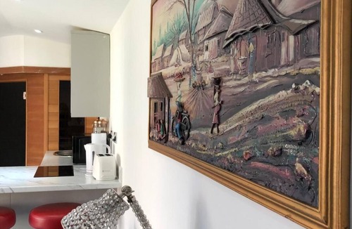 Grays Apartment | TommyVille Lux Studio