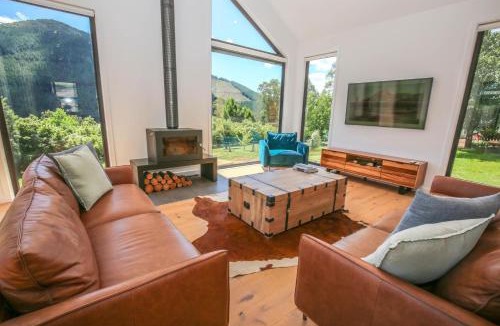 Wandiligong House | Tonga Park Retreat