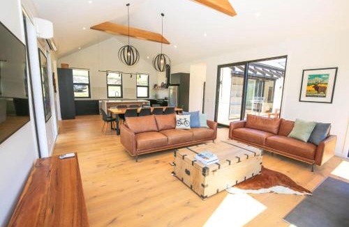 Wandiligong House | Tonga Park Retreat