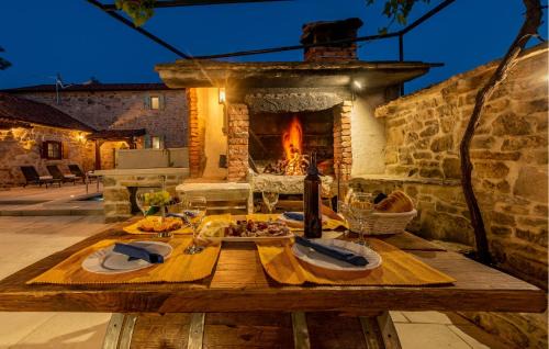 Pristeg House | Tonina
