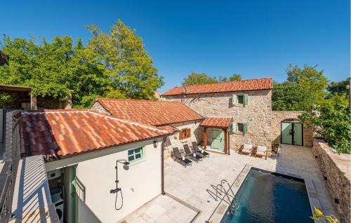 Pristeg House | Tonina