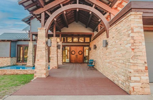 Crawford House | Tonkawa Riverfront Retreat: Secluded Oasis, just 20 miles to Baylor/McLane/Silos