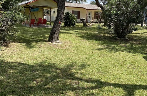 Rockport House | Tony's Coastal Cottage: Dog Friendly & Lrg. Privacy Fenced Backyard! Quiet area