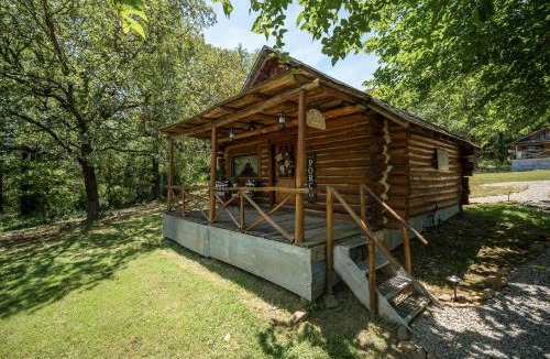 Rudy House | Too cute-Queen-Log cabin charm-Kitchen-The Happy Hound