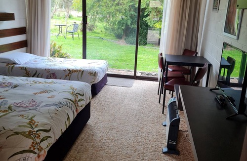 Toora Hotel | Toora Lodge Motel