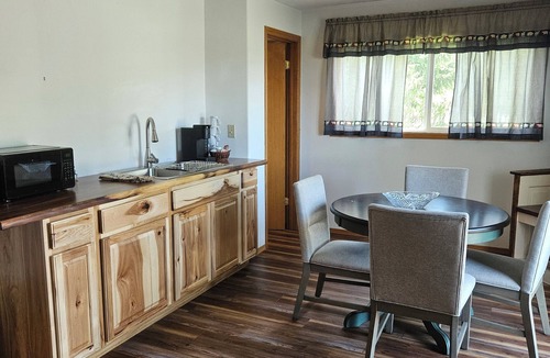 Colbert House | Toot's & Tiny BnB