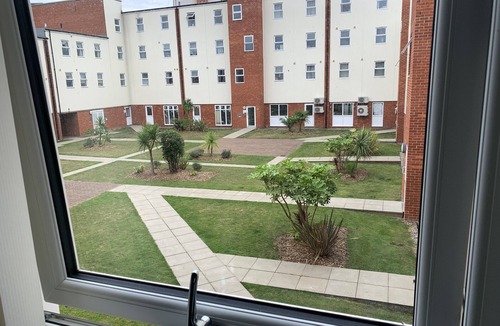 Ipswich Apartment | Toothbrush Apartments - 2 Bed 1 Bath Apt