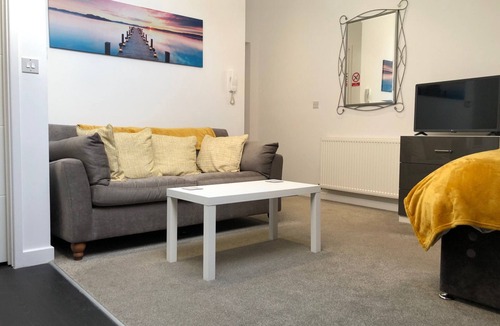 Ipswich Apartment | Toothbrush Apartments - Central Ipswich East - Rope Walk