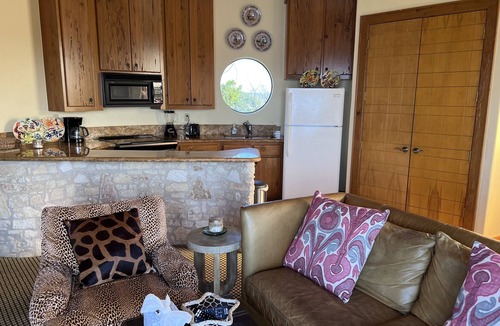 Comanche Canyon Ranch Apartment | Top apartment #3 of the Castle ~ Sunsets & views high above Lake Travis!