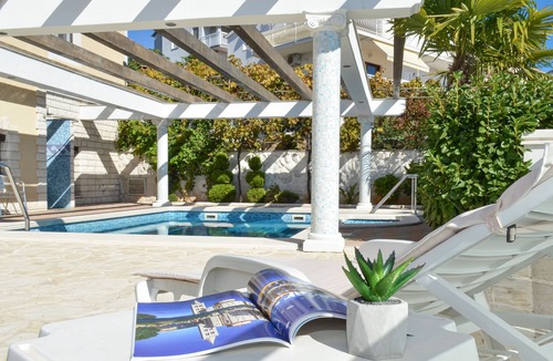 Okrug Gornji Apartment | TOP apartment 5 persons, pool, great sea view, luxury, ideal location, 2 bedrooms