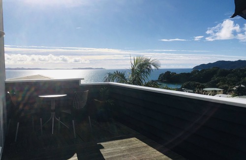 Coopers Beach House | Top Apartment with Sea Views & Beach Access