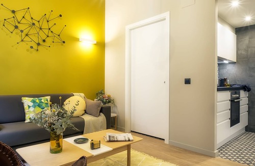 Sants Apartment | TOP CLASS 2 BDR NEW | Terrace | Metro | Wifi | Elevator | Bike room | Sleeps 4