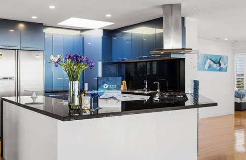 Rye House | Top Class - Commanding Bay Views