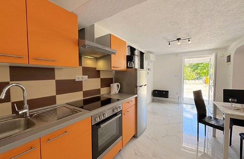Polje Apartment | Top flat - pets welcome