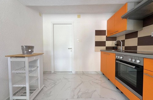 Polje Apartment | Top flat - pets welcome