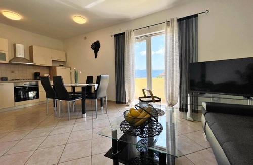 Polje House | Top flat - sea view, pet friendly