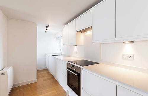 Belgravia Apartment | Top Floor 2-Bed, 1-Bath Flat