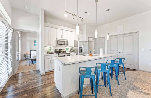 Montopolis Apartment | Top Floor 2BR King Beds Suite, 8 Min to Downtown