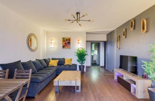 Les Cevennes Apartment | Top floor apartment - 2 chambres, Free Wifi & Parking & Sunset by ImmoConciergerie