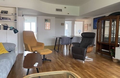 Poblenou Apartment | Top floor apartment in front of bogatell beach