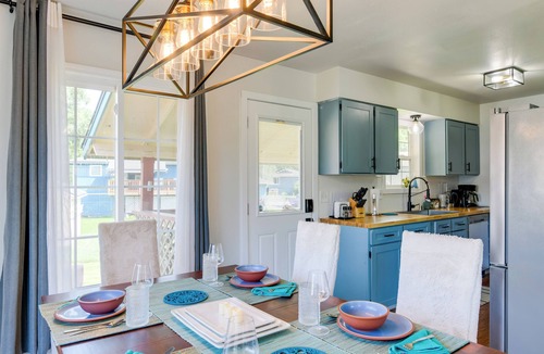 University Area Apartment | Top-Floor Apt w/Fire Pit: Near Chugach State Park