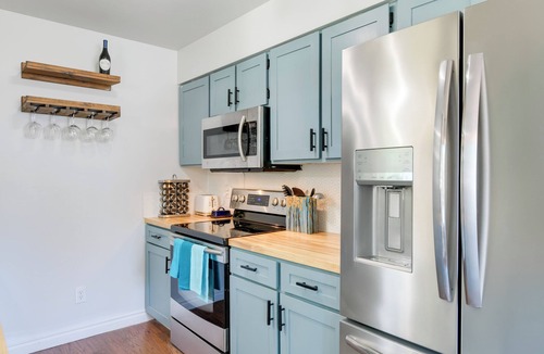 University Area Apartment | Top-Floor Apt w/Fire Pit: Near Chugach State Park