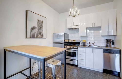 Plateau Mont Royal Apartment | Top Floor Balcony on Le Plateau Mont-Royal