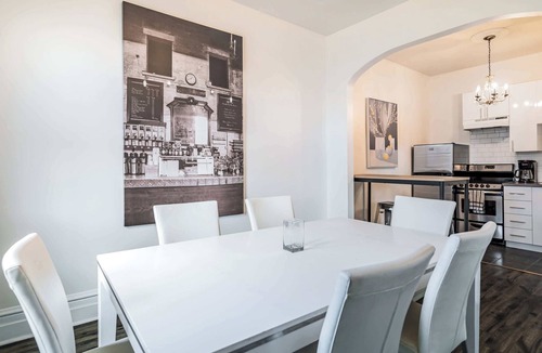 Plateau Mont Royal Apartment | Top Floor Balcony on Le Plateau Mont-Royal