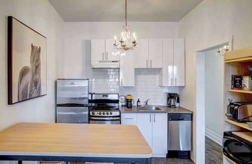 Plateau Mont Royal Apartment | Top Floor Balcony on Le Plateau Mont-Royal