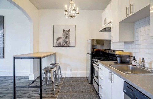 Plateau Mont Royal Apartment | Top Floor Balcony on Le Plateau Mont-Royal