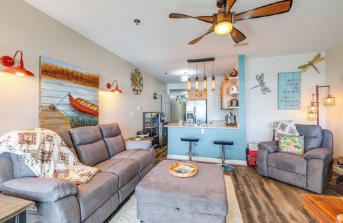 Smith Mountain Lake Condo | Top-Floor Balcony & Serene Views: Huddleston Condo