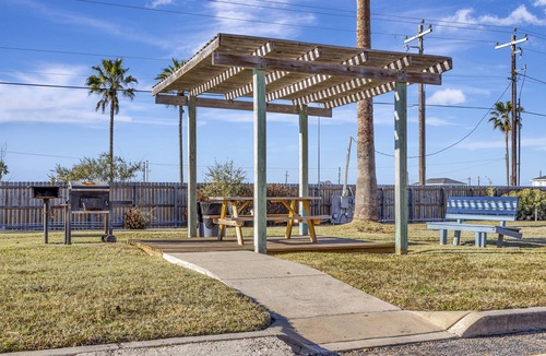 North Beach Condo | Top Floor Beachfront Condo - newly remodeled!