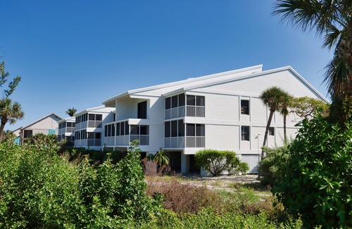 Captiva Condo | Top Floor, Beachfront, Two Bedroom Condo with Loft! Beach Villa 2023