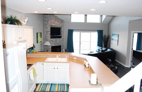 Camdenton Condo | Top Floor, Building with Elevator, 4BR 3BA Unit