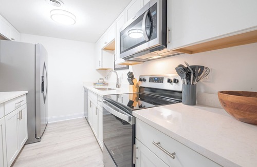 Germantown Condo | Top Floor Condo in Germantown Memphis - Pool & Convenient to Hospitals & MORE!