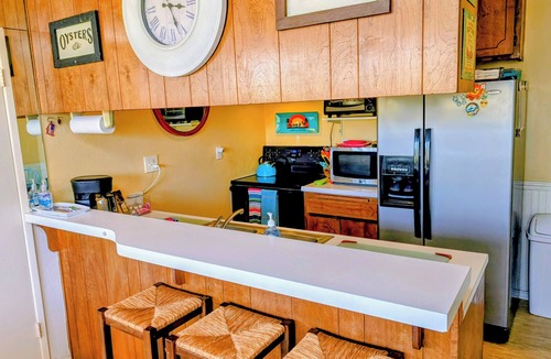 South Mission Beach Condo | Top Floor Corner Unit Steps to Ocean or Bay !
