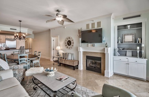 Crystal Beach Condo | Top Floor Gulf-Front Condo, Whirlpool Bath, access to Infinity Pool, 310 Ft Pri