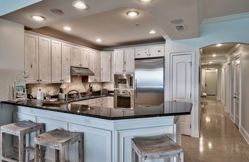 Crystal Beach Condo | Top Floor Gulf-Front Condo, Whirlpool Bath, access to Infinity Pool, 310 Ft Pri