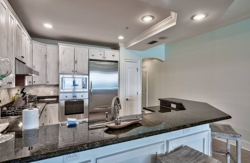 Crystal Beach Condo | Top Floor Gulf-Front Condo, Whirlpool Bath, access to Infinity Pool, 310 Ft Pri
