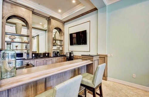 Downtown West Palm Beach Condo | Top Floor Living/Penthouse 1BR Condo in the Heart of Cityplace, WPB