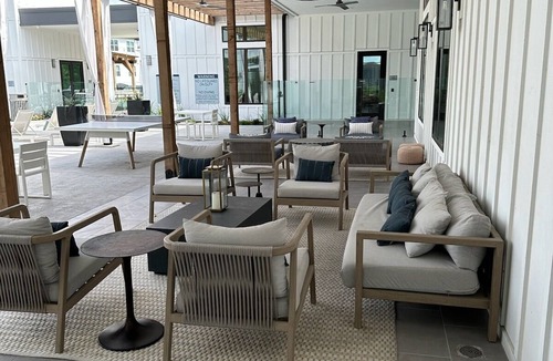 Kyle Apartment | Top Floor Luxury Apt w/Resort Style Pool Near Austin/Texas State University