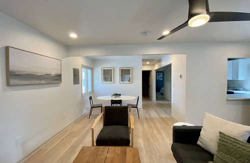 Cherrydale Apartment | Top Floor Modern 2-Bed w/King Bed Free Parking